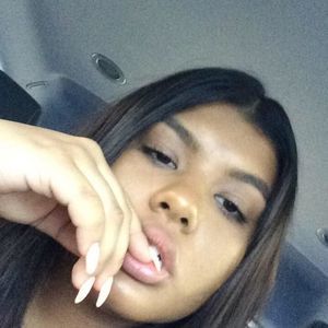 Meet your Posher, Leila